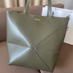 LOE 32 MEDIUM PUZZLE FOLD TOTE IN DARK KHAKI GREEN SHINY CALFSKIN