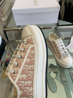 WALK'N PLATFORM SNEAKER IN IN LIGHT PINK EMBROIDERY ICONIC PATTERNS FABRIC