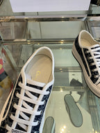 WALK'N PLATFORM SNEAKER IN IN NAVY BLUE EMBROIDERY ICONIC PATTERNS FABRIC