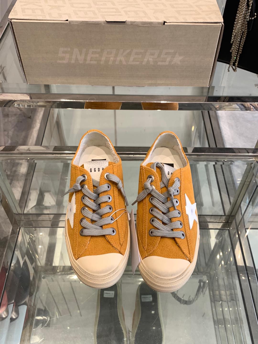 V-STAR LTD SNEAKERS IN MARIGOLD SUEDE WHITE STAR