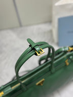 PRADA 25S BONNIE LARGE HANDBAG 38 IN GREEN GLOSSY CALFSKIN GOLD HARDWRE