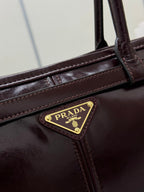 PRADA 25S BONNIE LARGE HANDBAG 38 IN BURGUNDY GLOSSY CALFSKIN GOLD HARDWARE