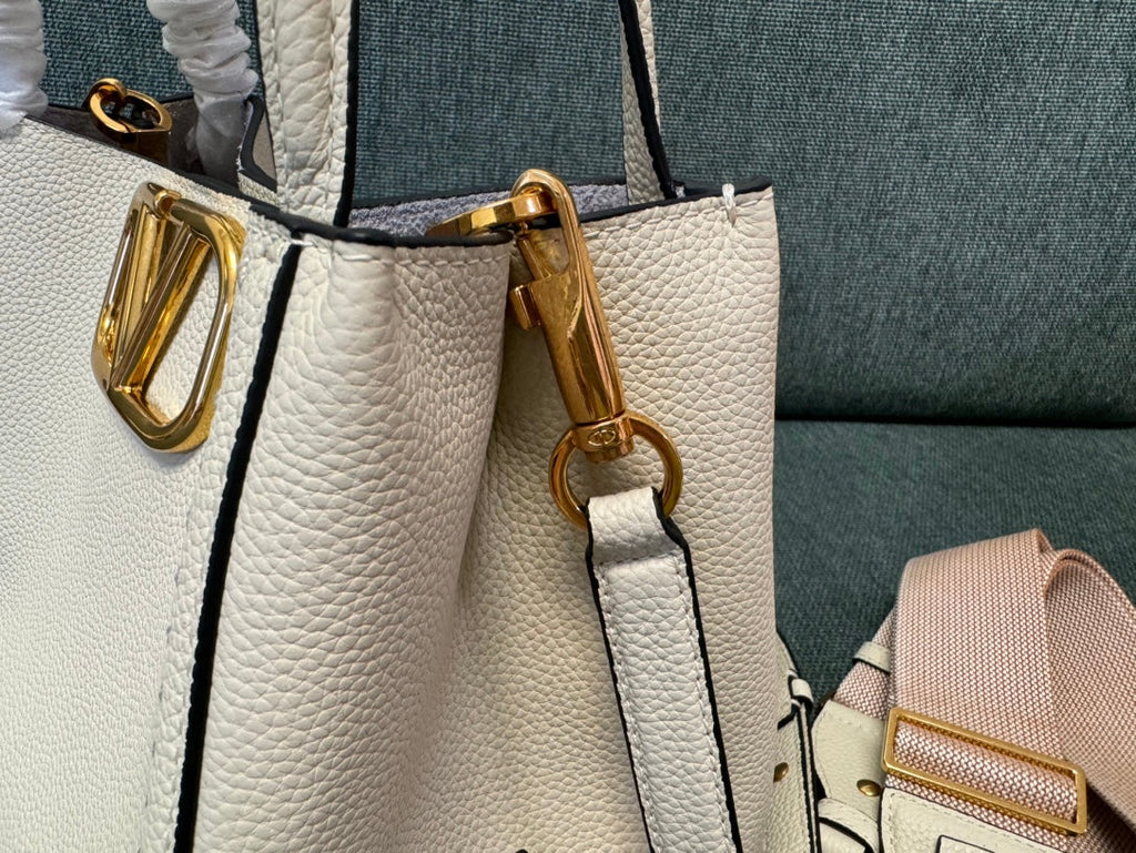 VALENTINO small handbag light beige calfskin 538532