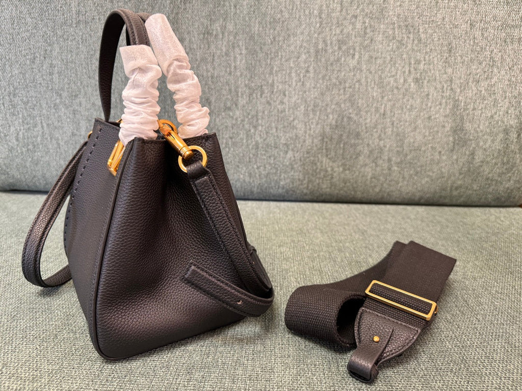 VALENTINO small 19 handbag black calfskin 538538