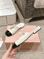 FLAT MULE IN WHITE MIX BLACK PATENT CALFSKIN