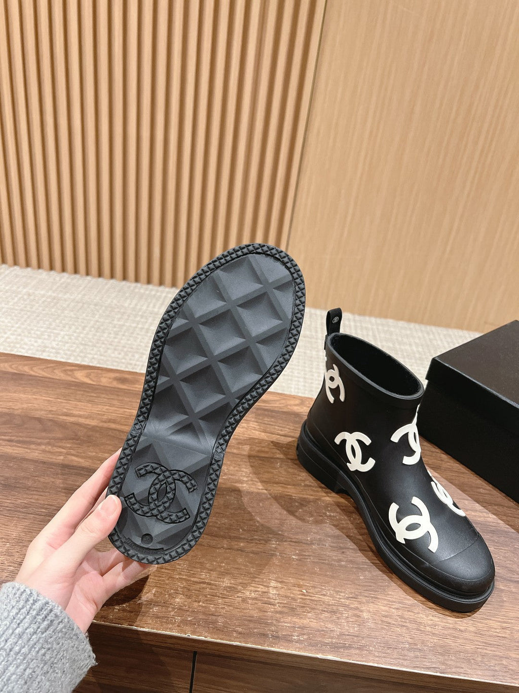 CC RAIN BOOTS BLACK TPU WITH WHITE LOGO 01