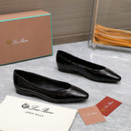 CLASSIC BALLET SHOES IN BLACK GLOSSY LEATHER