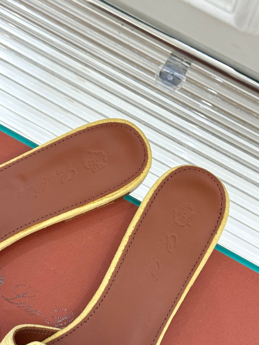 FLAT SANDALS IN YELLOW SUEDE AND LAMBSKIN
