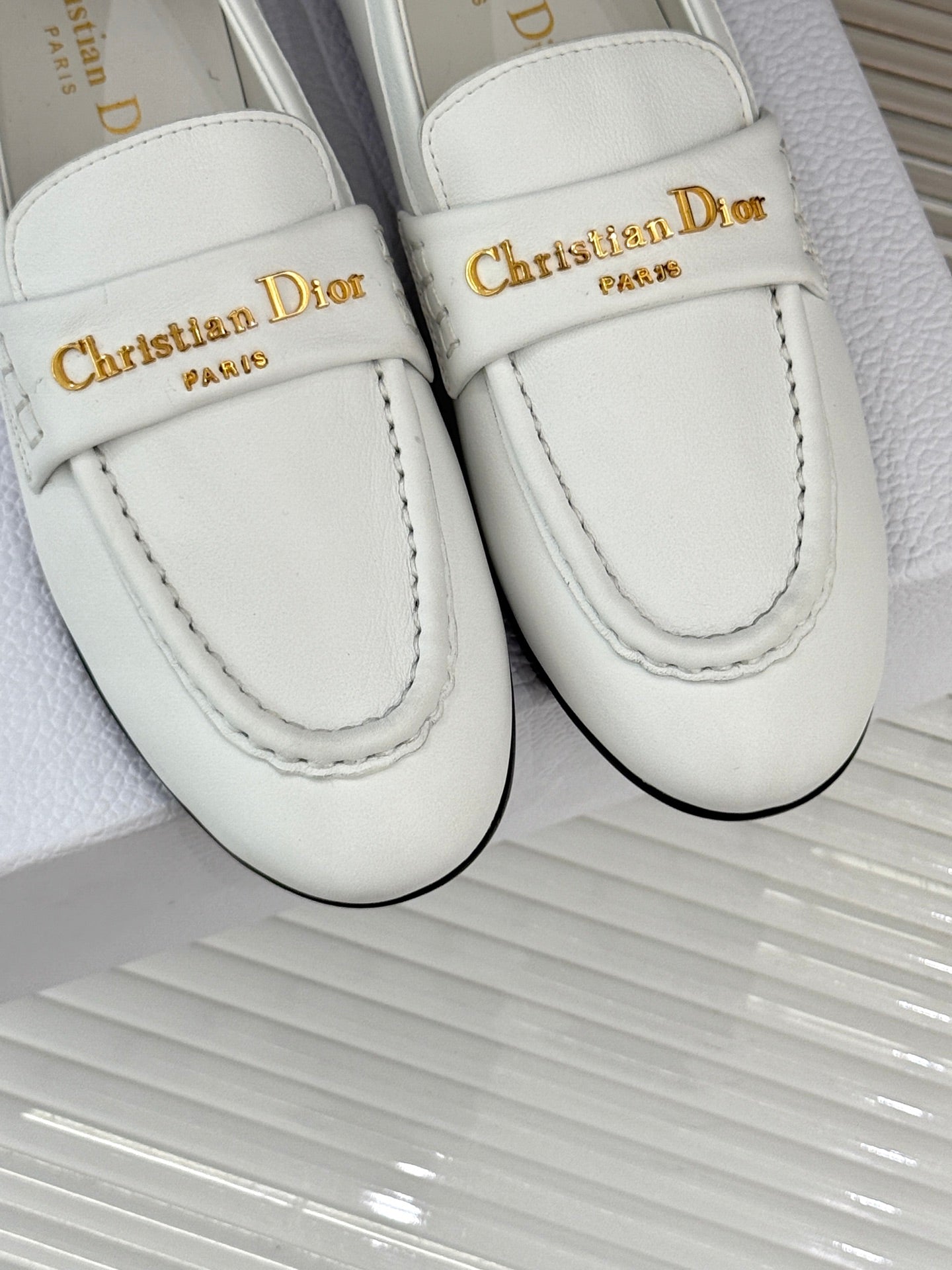 DIOR LOAFER 25S IN WHITE LAMBSKIN