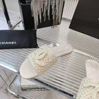 SLIPPERS WHITE SHEEPSKIN