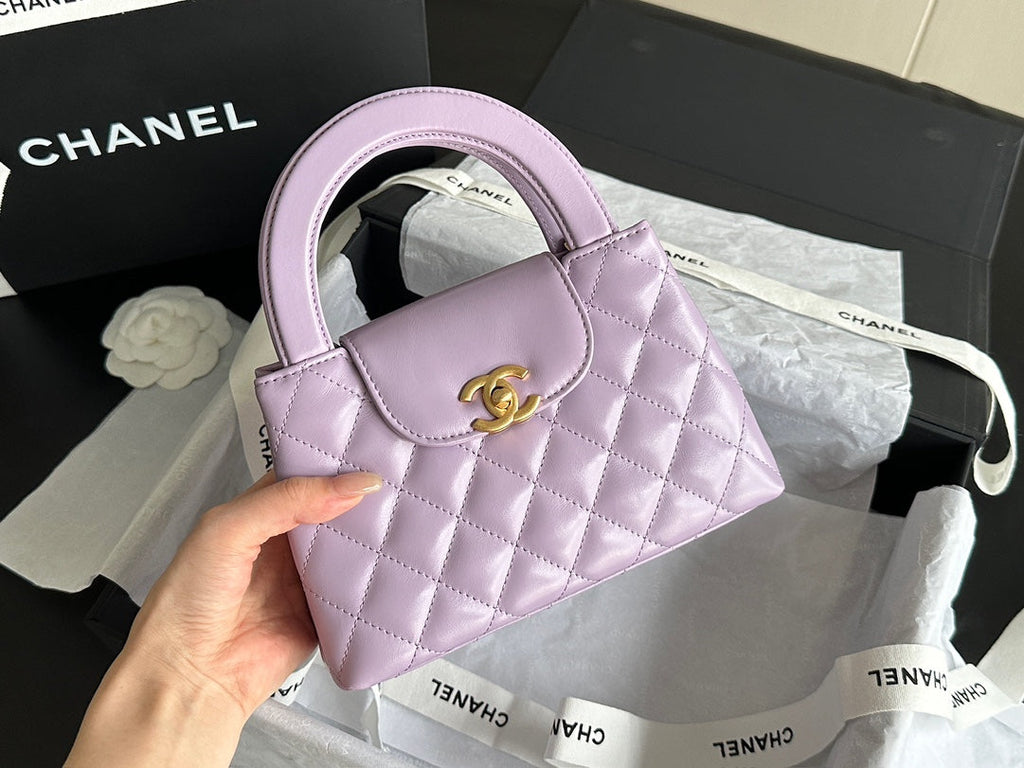 CHANEL  KELLY 25S 19 CM IN PURPLE LAMBSKIN WITH GOLD HARDWARE