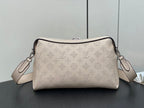 hand it all pm 29cm beige mahina calfskin