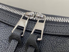 hand it all pm 29cm black mahina calfskin