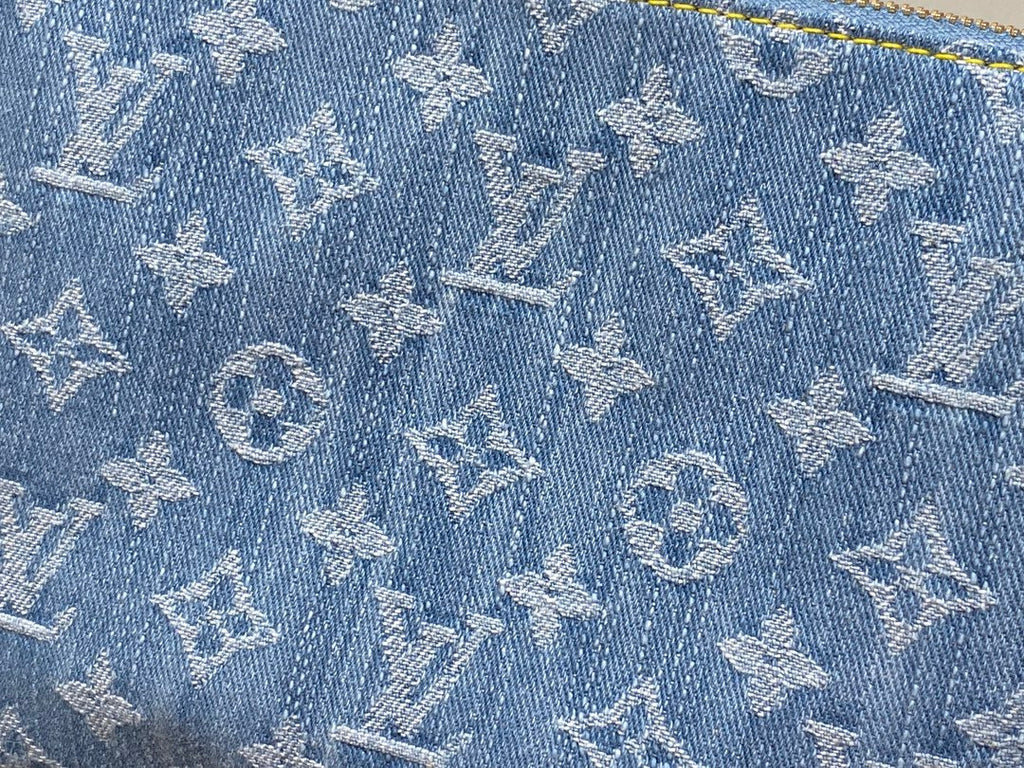 coussin bb 21 blue denim gold hardware