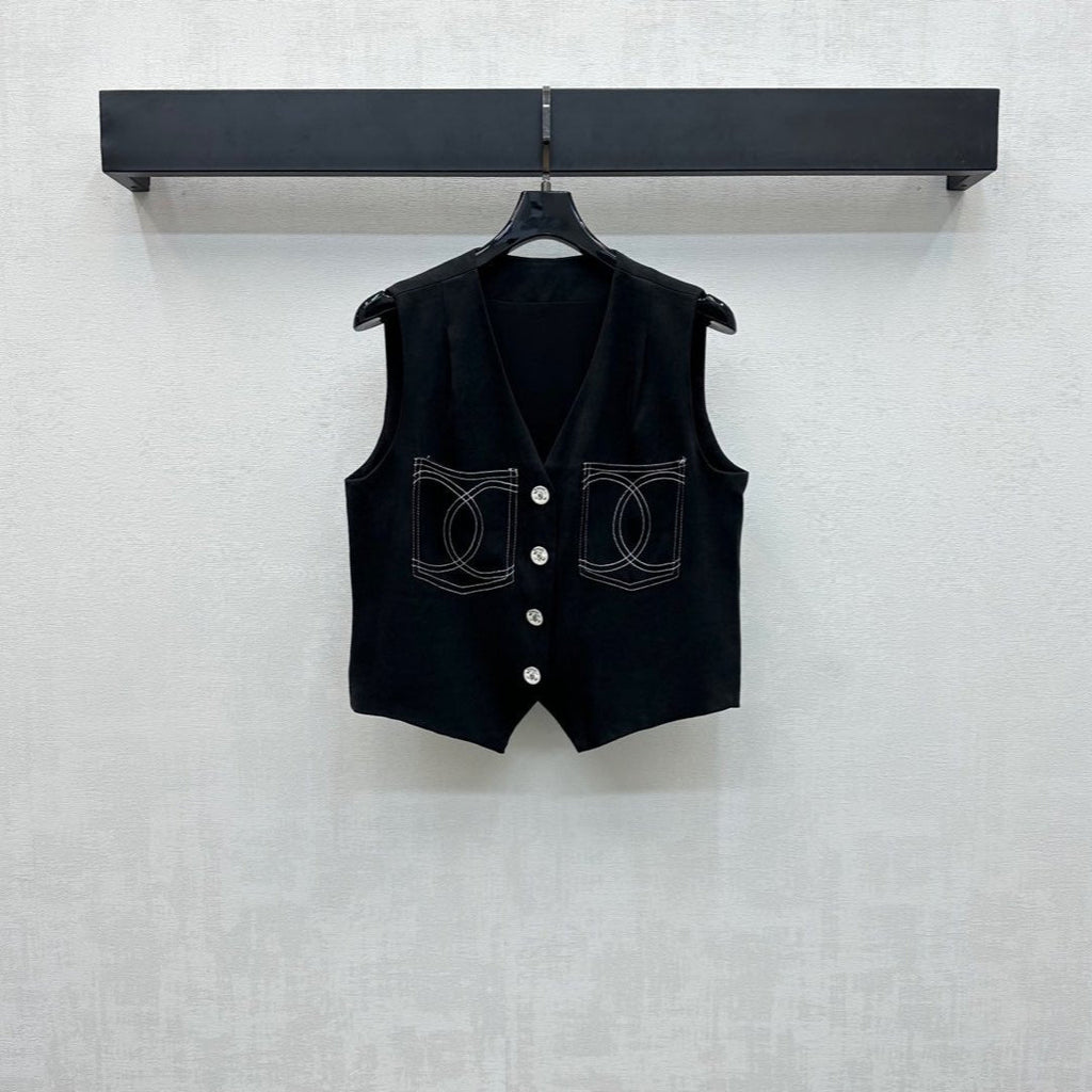 CHANEL SLEEVELESS BUTTONED BLAZER 274755