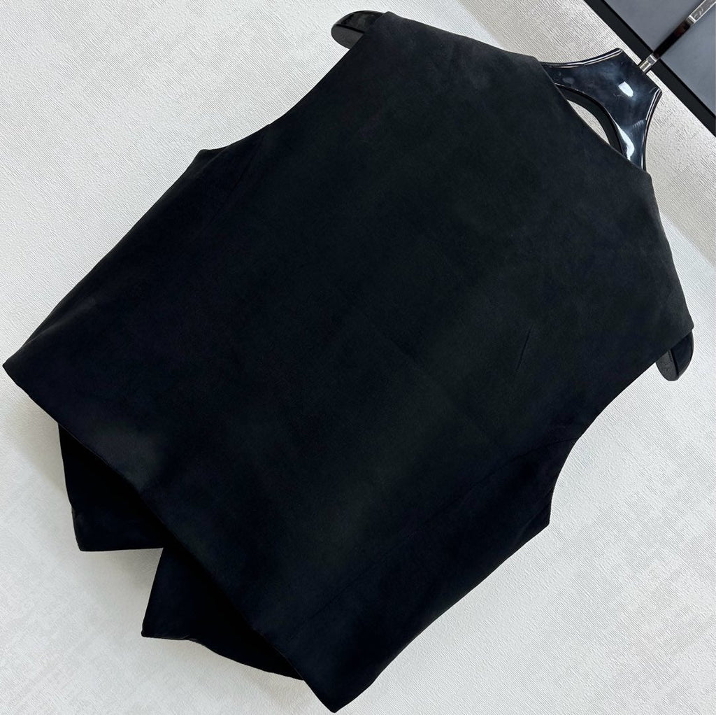 CHANEL SLEEVELESS BUTTONED BLAZER 274755