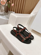 MAUD SANDAL WITH TRIOMPHE IN RUST BROWN CALFSKIN