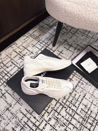 CLASSIC SNEAKERS IN WHITE SHEEPSKIN