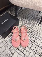 THICK-SOLED THONG SANDAL IN BRIGHT PINK LAMBSKIN