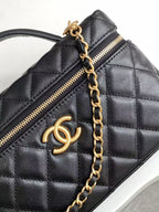 VANITY CASE 19 IN BLACK GRAINED CALFSKIN GOLD HARDWARE