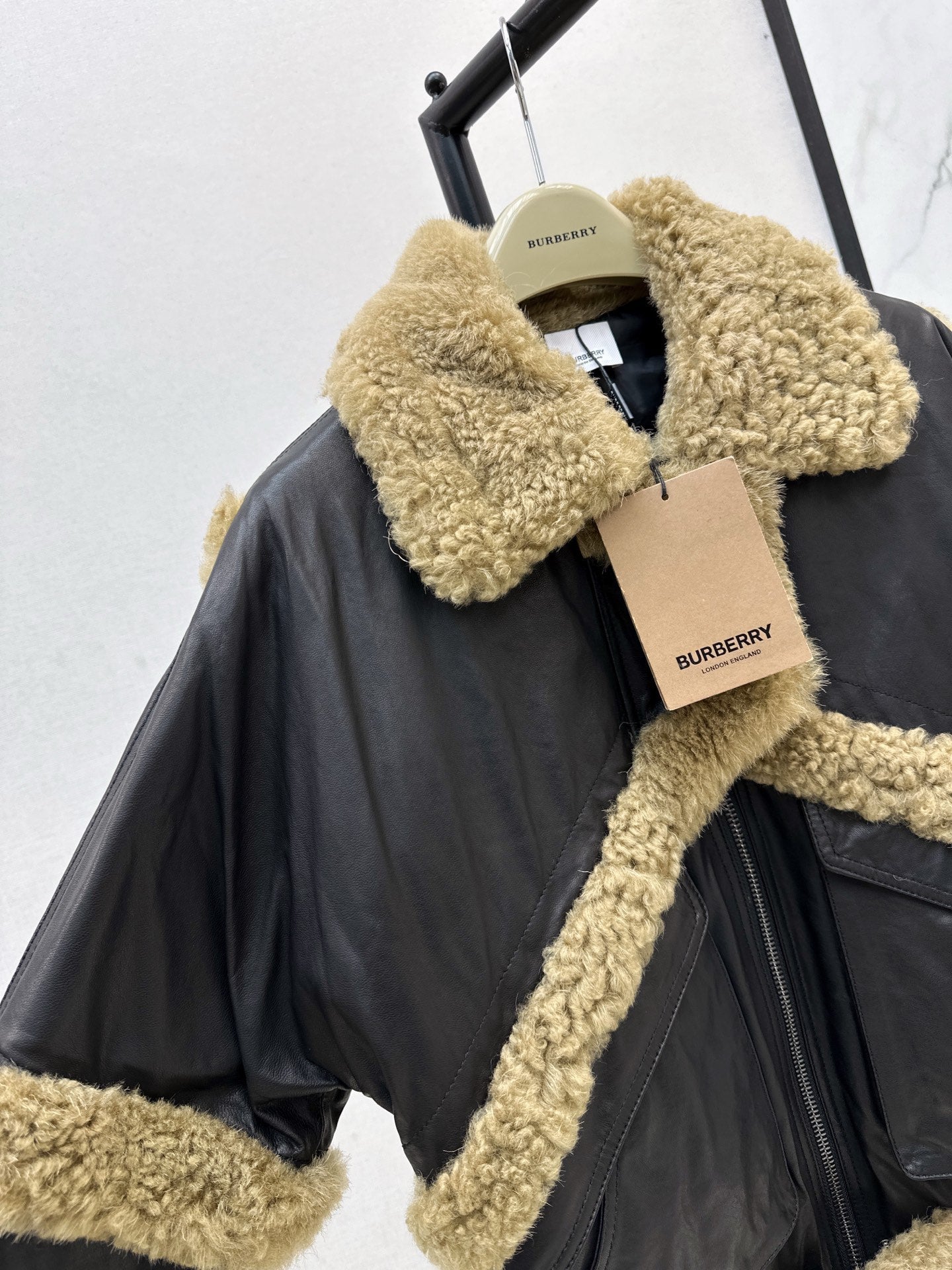 BURBERRY 25S BOMBER JACKET 071