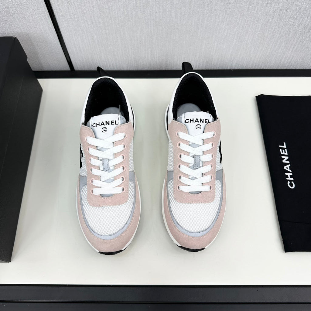 SNEAKER IN LIGHT PINK SUEDE AND WHITE BREATHABLE MESH