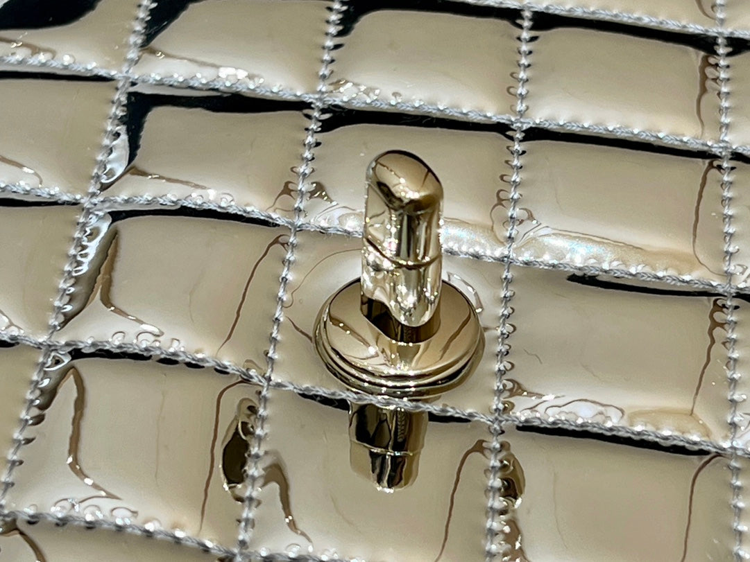 25S CHANEL STAR SILVER 23 IN METALLIC SILVER CALFSKIN