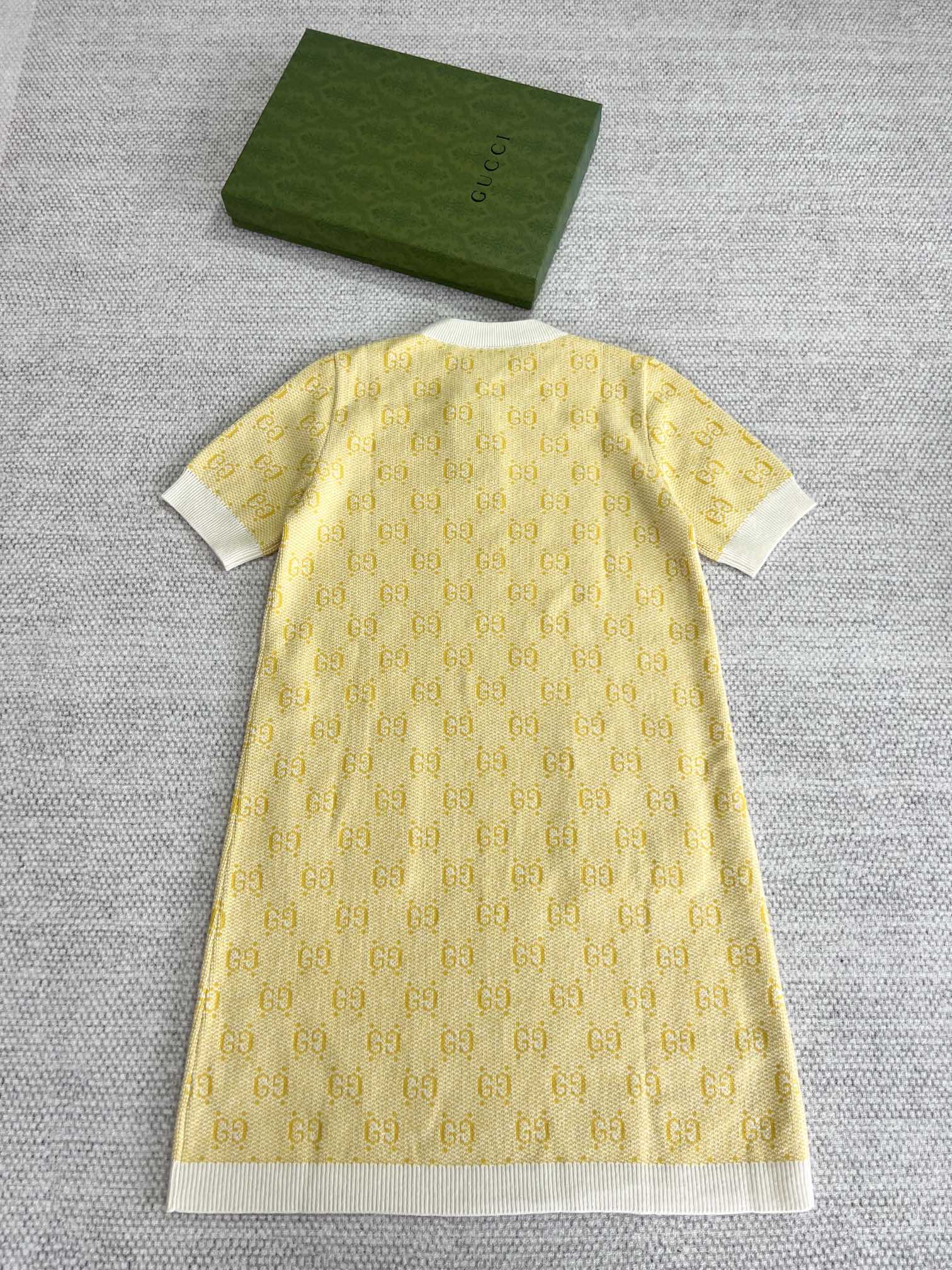 GUCCI SHORT-SLEEVE KNIT DRESS STYLE 70