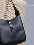 le 5a7 small 23cm black calfskin silver hardware