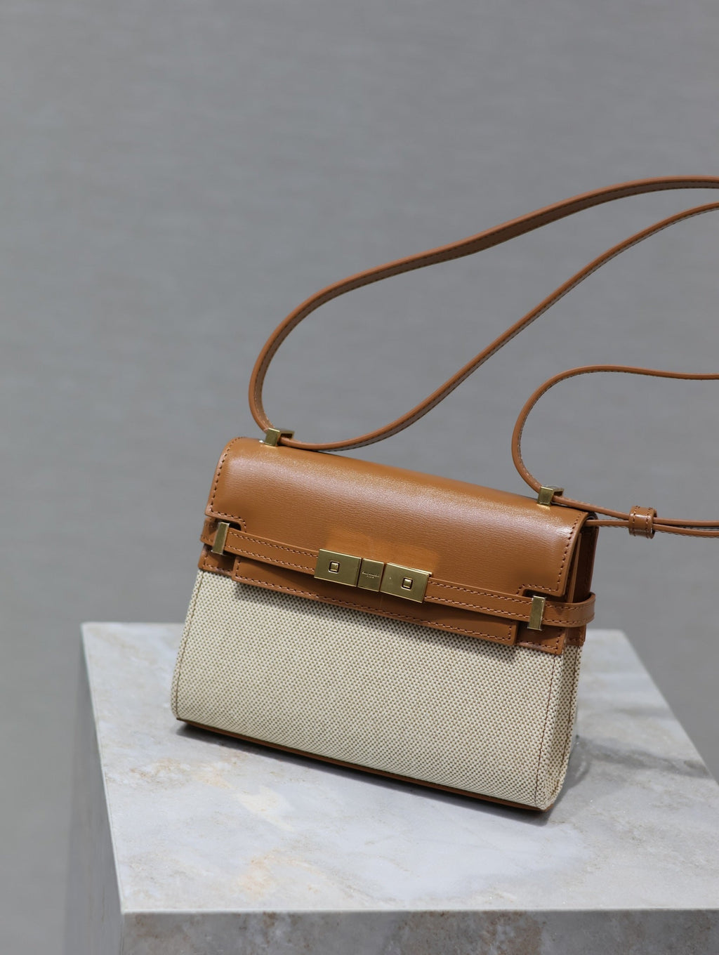 MANHATTAN MINI 19 IN WHITE CANVAS AND BROWN LAMBSKIN GOLD BUCKLE