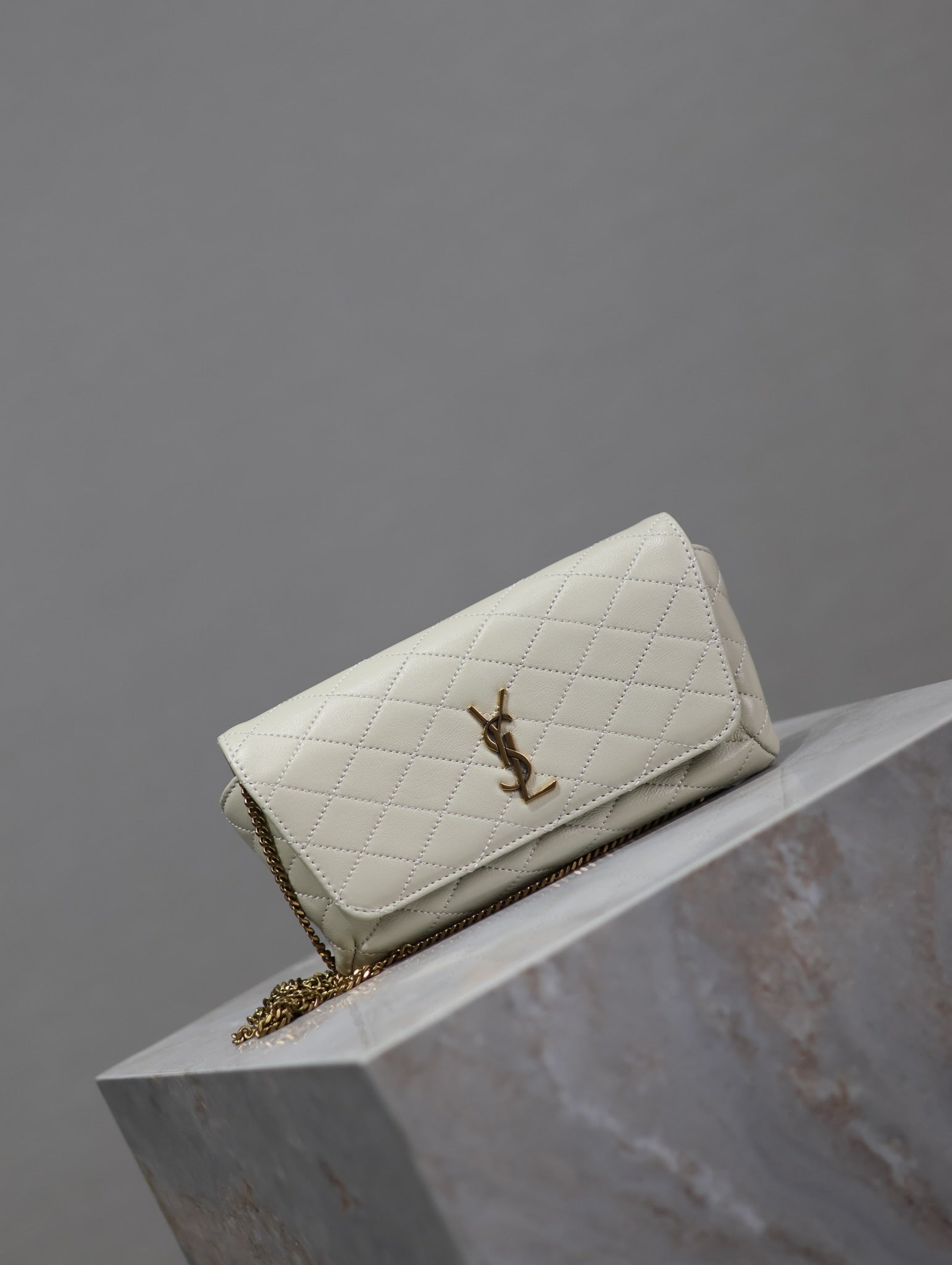 YSL 25S SAINT LAURENT GABY 19 IN BLANC  QUILTED CALFSKIN GOLD HARDWRE