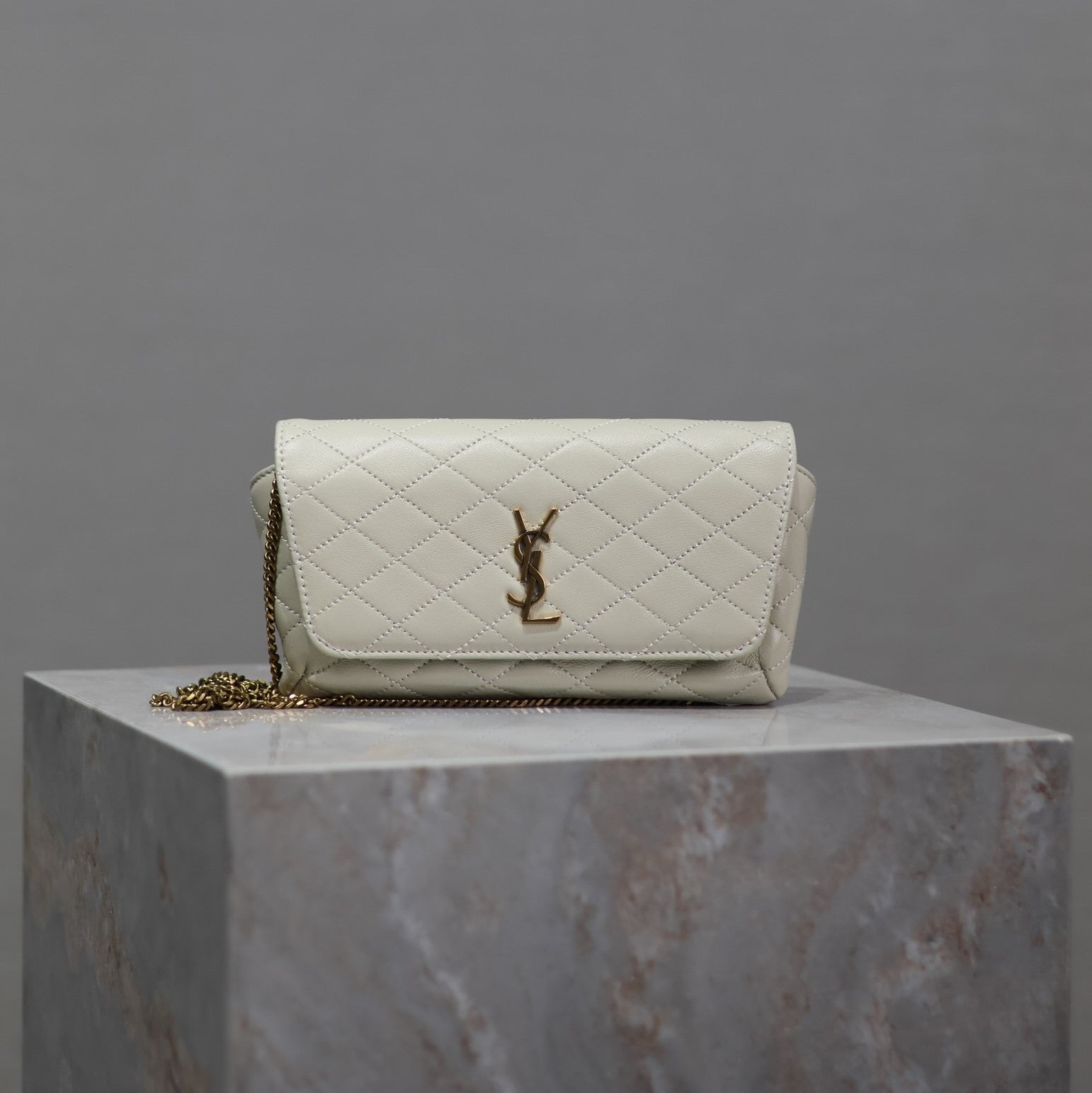Gaby Phone Bag 19cm White Quilted Leather GHW