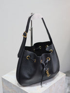 PARIS VII SMALL HOBO 30 IN BLACK GRAINED LEATHER GOLD HARDWARE