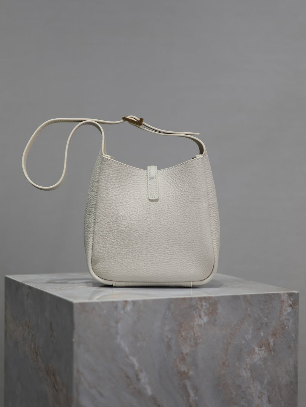 YSL 25S LE 5 À 7 BAG 16 IN BLANC  GRAINED CALFSKIN GOLD HARDWARE