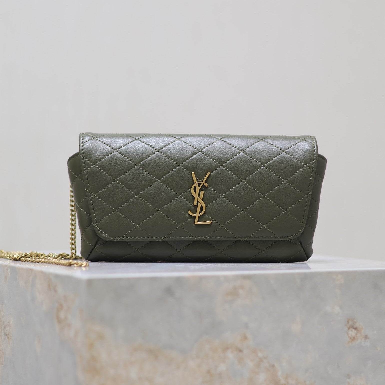 Gaby Phone Bag 19cm Olive Green Quilted Leather