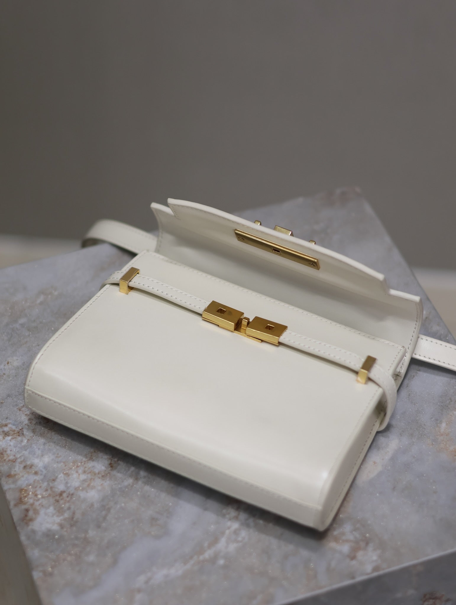 YSL 25S MINI MANHATTAN 19 IN BLANC  CALFSKIN GOLD HARDWARE