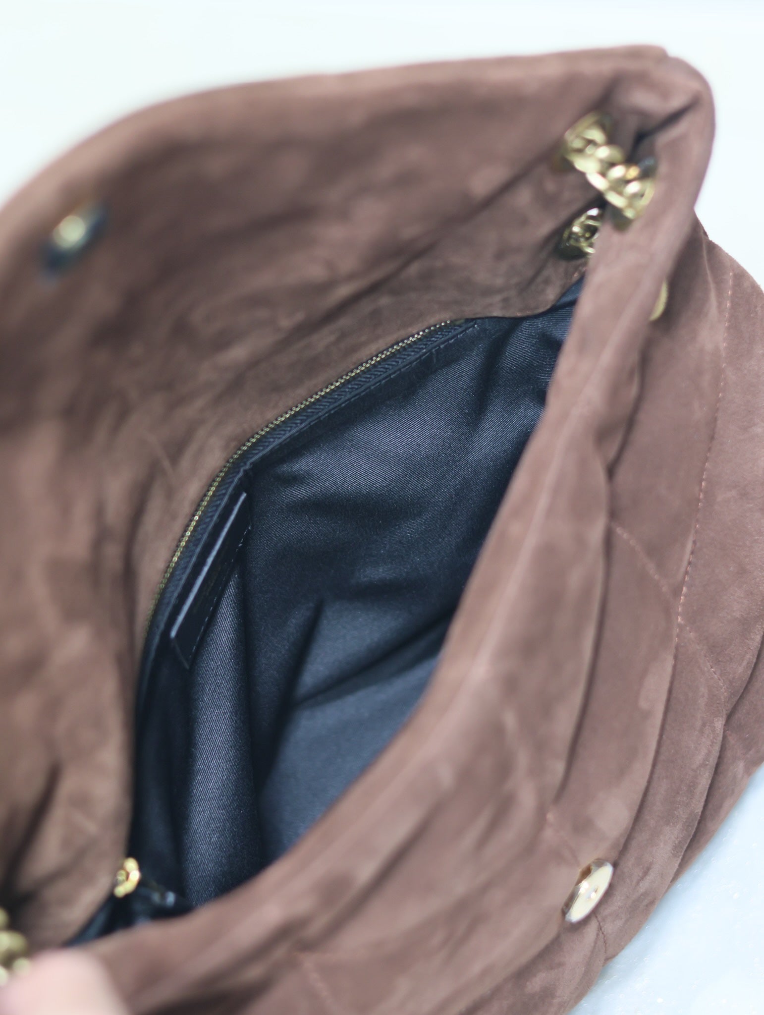 YSL 25S LOULOU PUFFER GM 35 IN DARK BROWN SUEDE GOLD HARDWARE