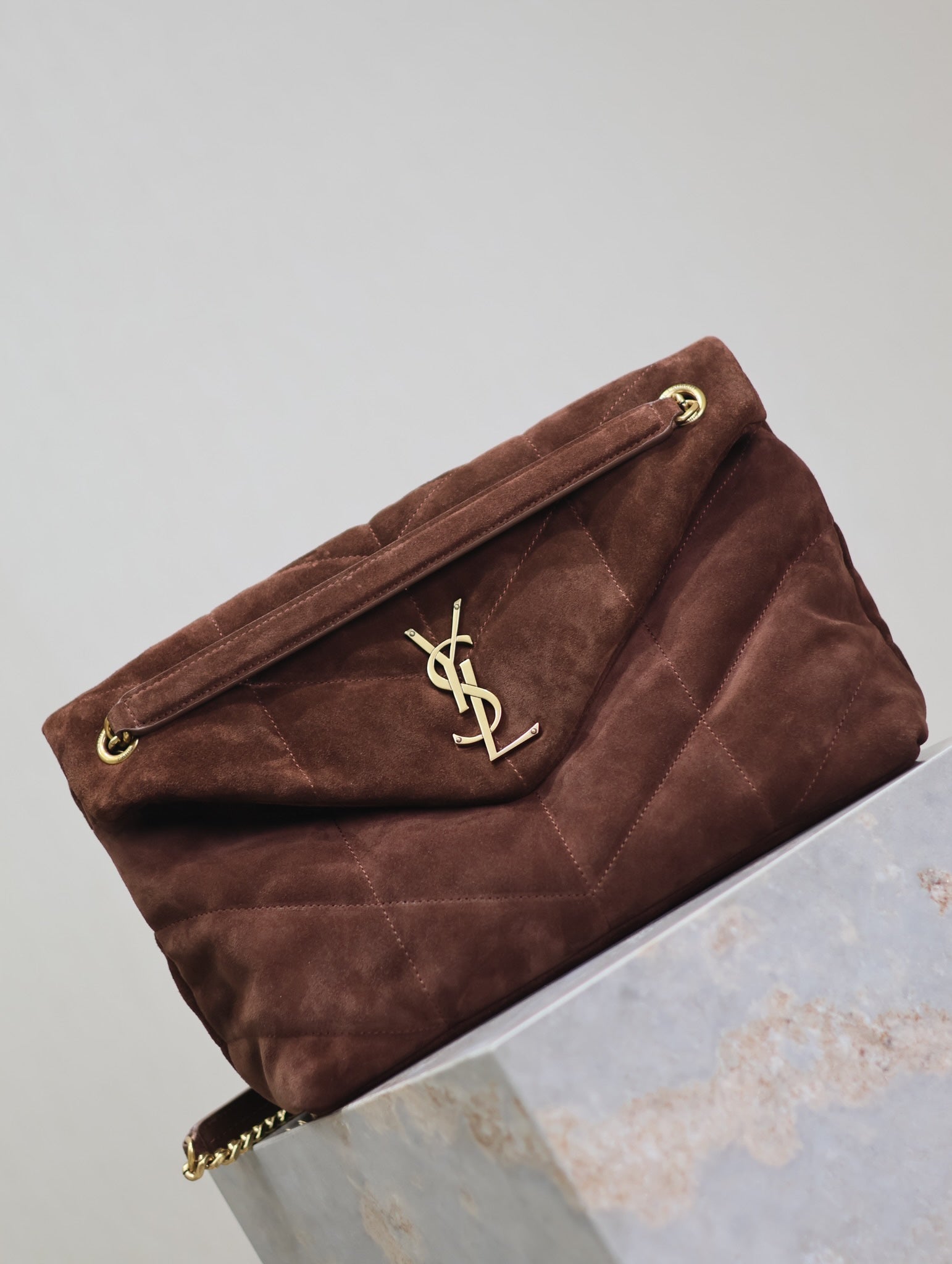 YSL 25S LOULOU PUFFER GM 35 IN DARK BROWN SUEDE GOLD HARDWARE