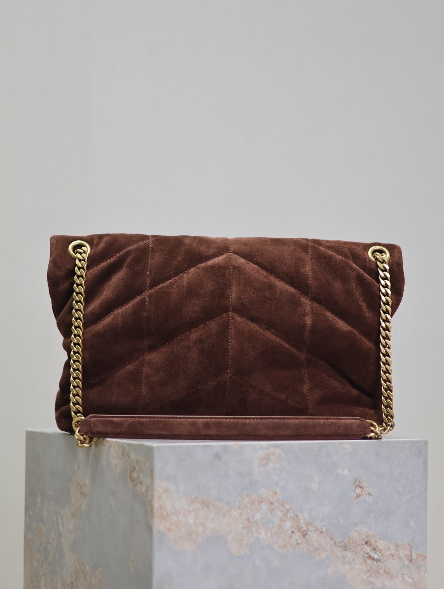 YSL 25S LOULOU PUFFER GM 35 IN DARK BROWN SUEDE GOLD HARDWARE