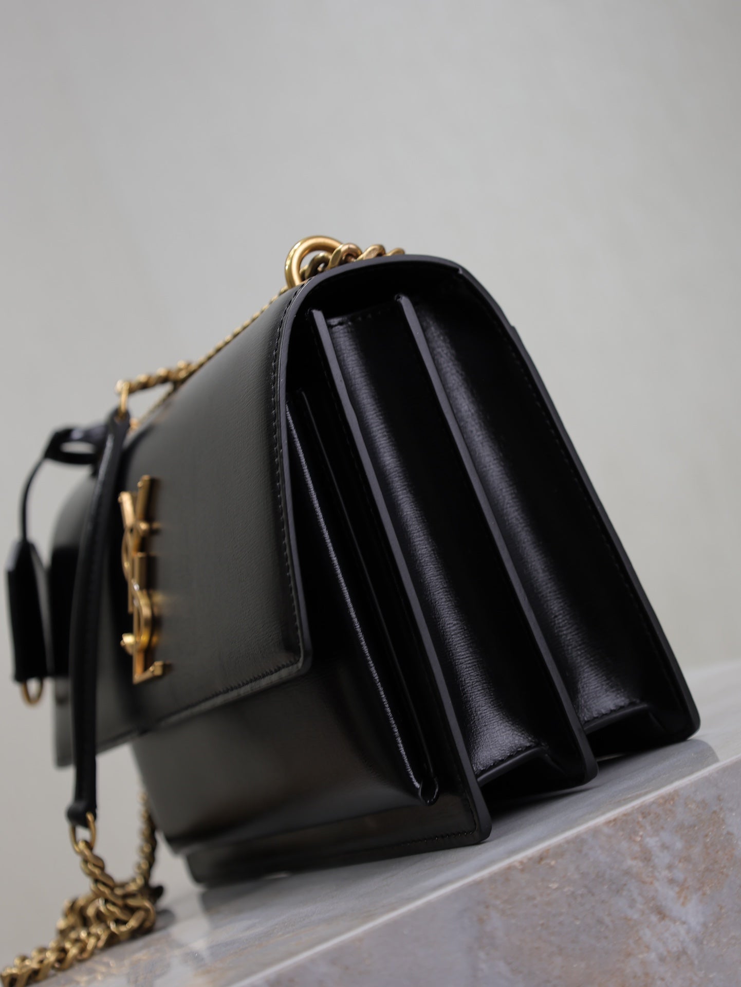 YSL Medium Sunset Shoulder Bag 22cm Black Cowhide GHW