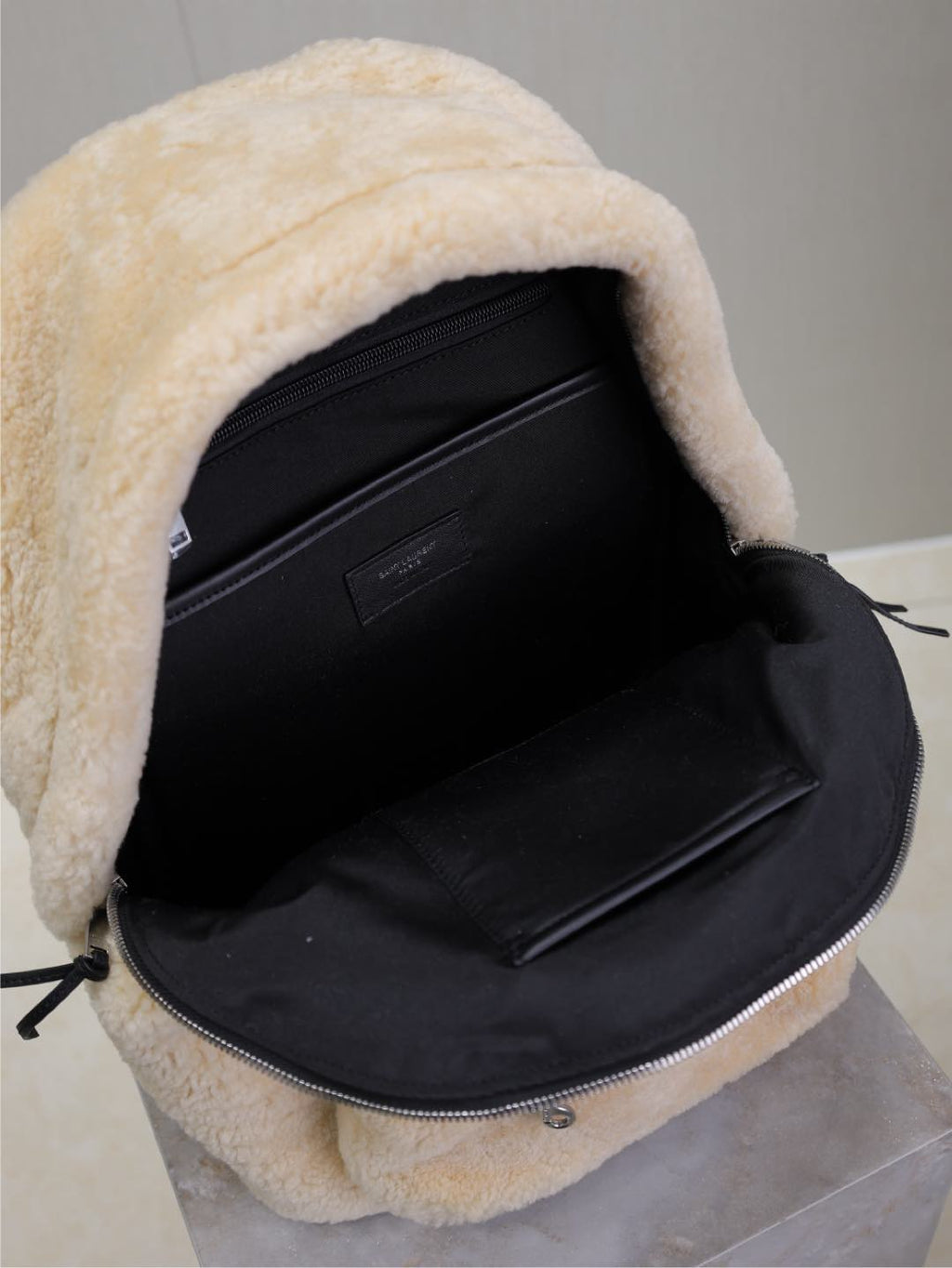 CITY BACKPACK 35 IN BEIGE SHEARLING