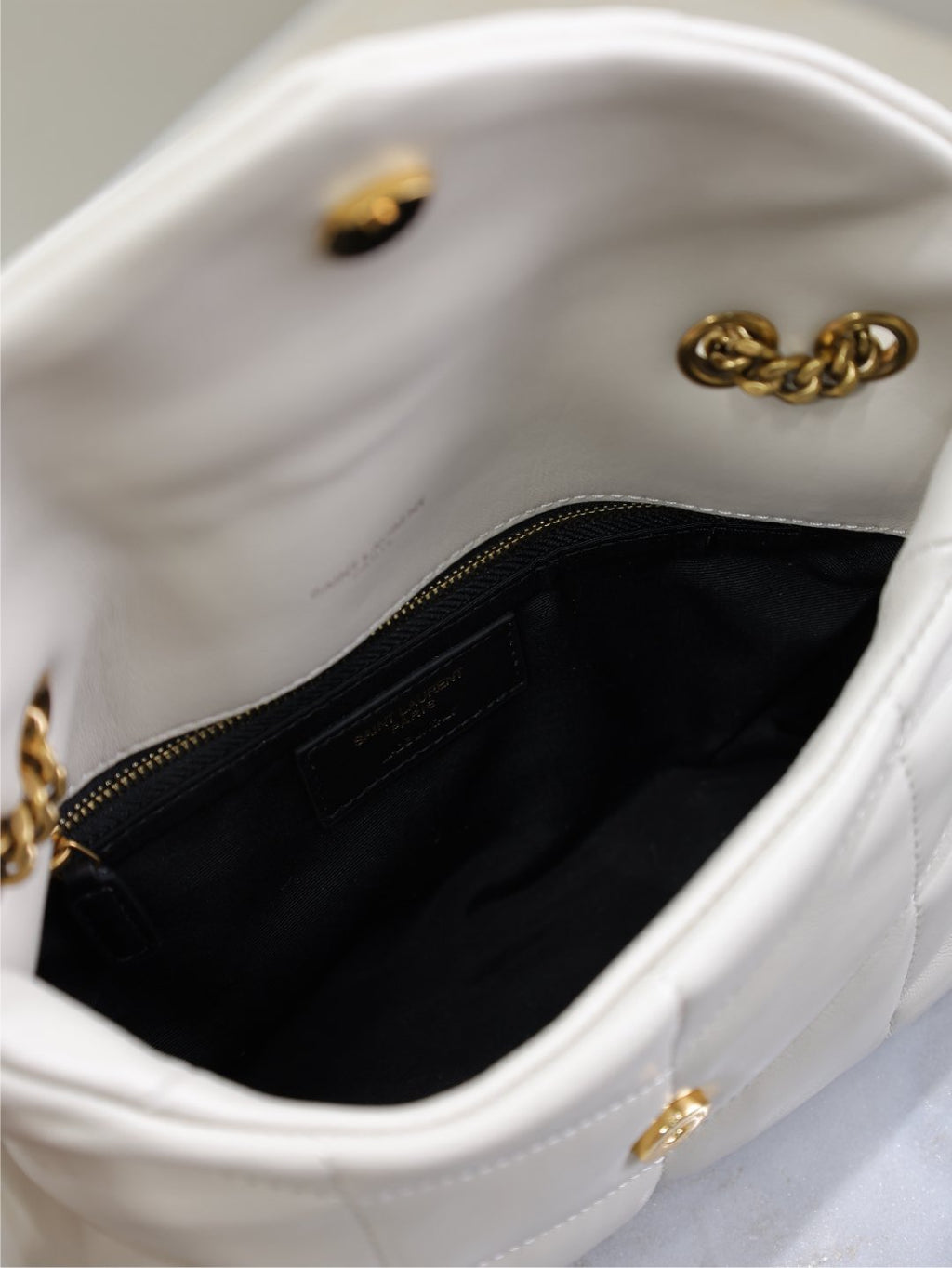 YSL 25S LOULOU PUFFER MINI 23 IN BLANC  CALFSKIN GOLD HARDWRE