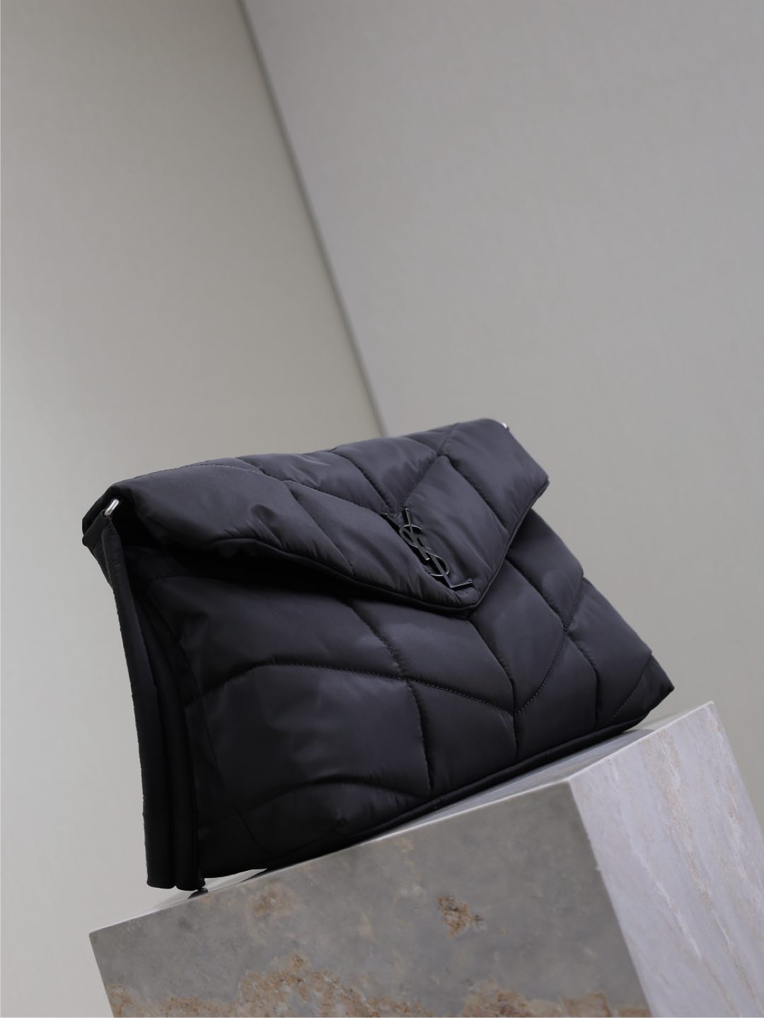 YSL 25S LOULOU PUFFER BAG 34 IN BLACK NYLON SILVER HARDWRE