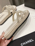 WOVEN STRAP SLIPPERS IN WHITE LAMBSKIN