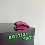Bottega Veneta 2026 Andiamo Clutch 31cm Pink Ostrich Leather 136965