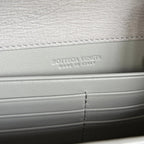 Bottega Veneta 2026 Andiamo Clutch 31cm Light Gray Ostrich Leather 136971