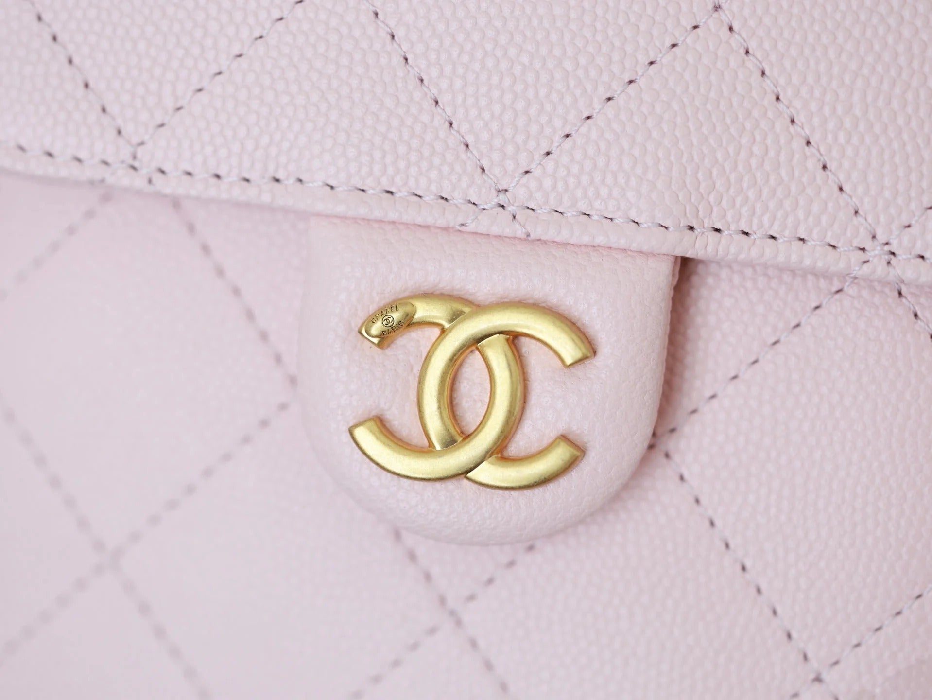 CHANEL 25S HOBO BAG 30 CM IN LIGHT PINK LAMBSKIN WITH GOLD HARDWARE