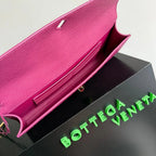 Bottega Veneta 2026 Andiamo Clutch 31cm Pink Ostrich Leather 136965