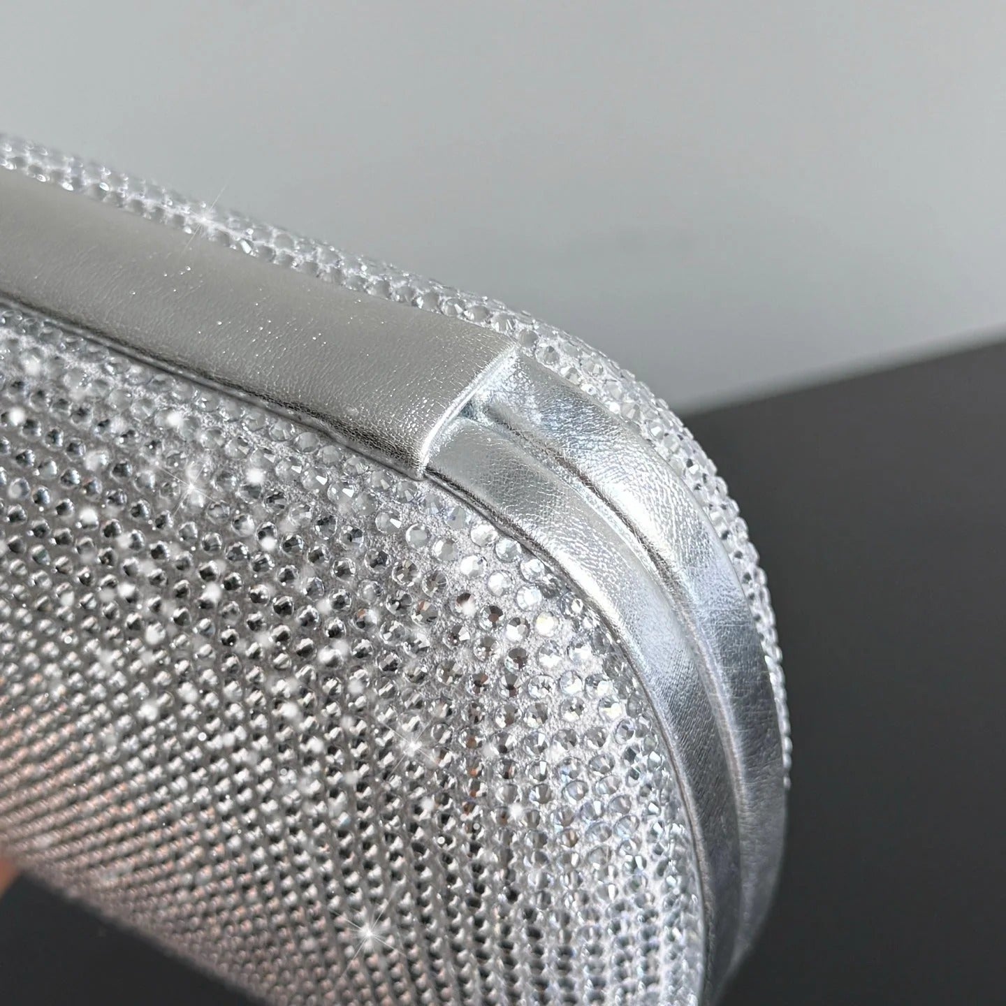 Bottega Veneta 2026 Knot Embellished Clutch 19cm Silver Crystal Leather Minaudière