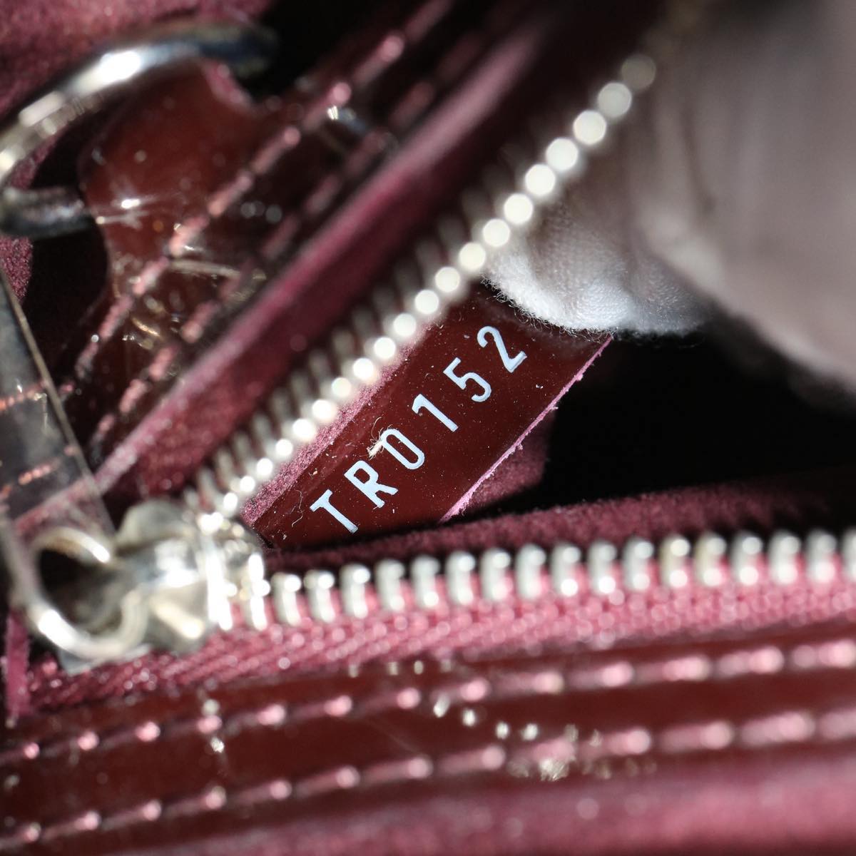 LO-LV bags 2501